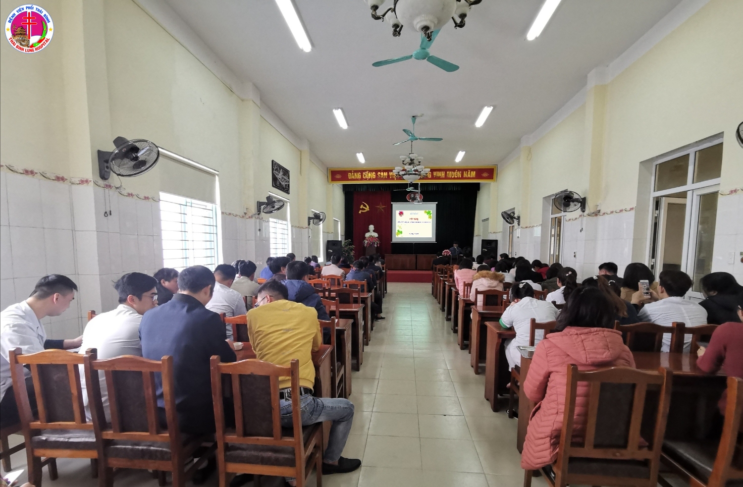 Bệnh viện Phổi Thái Bình tổ chức Hội nghị CBVC và người lao động năm 2020