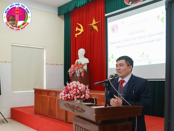 Đồng chí Vũ Văn Trâm - Giám đốc Bệnh viện phát biểu tại Hội nghị